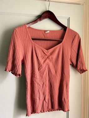 GAP Ribbed V-Neck Short Sleeve Crop Top in Dusty Rose